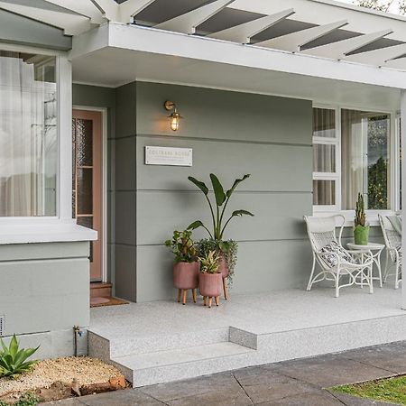 Villa Coltrane House -Luxury Getaway à Mount Gambier Extérieur photo
